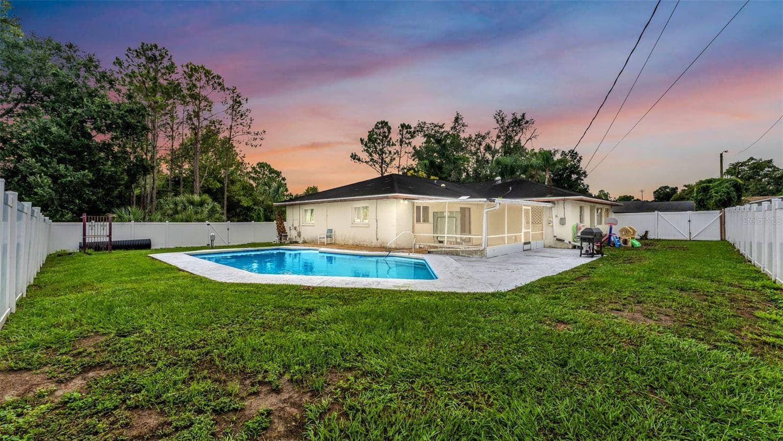 Single Family Residence at 1330 AUBURN ST, LAKELAND, photo 41 of 51