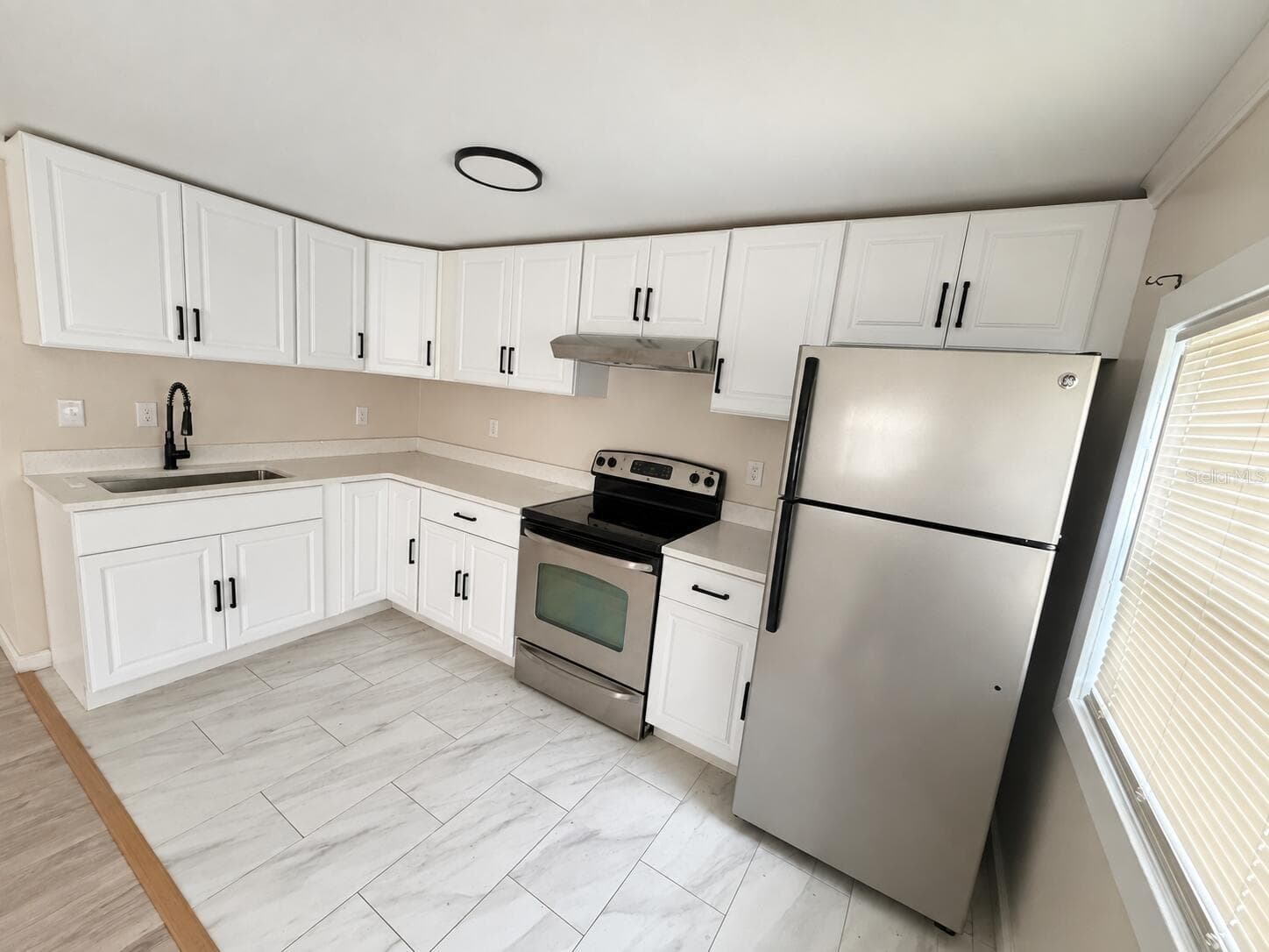 Duplex at 617 PLATEAU AVE, LAKELAND, photo 12 of 24