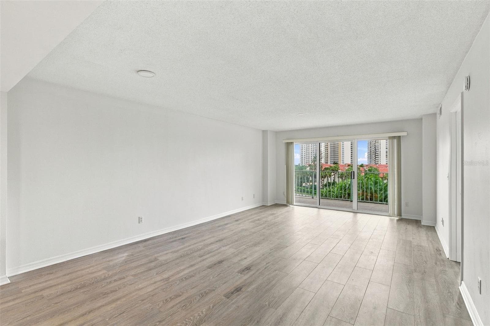Condominium at 4 OCEANS WEST BLVD #402A, DAYTONA BEACH SHORES, photo 13 of 36