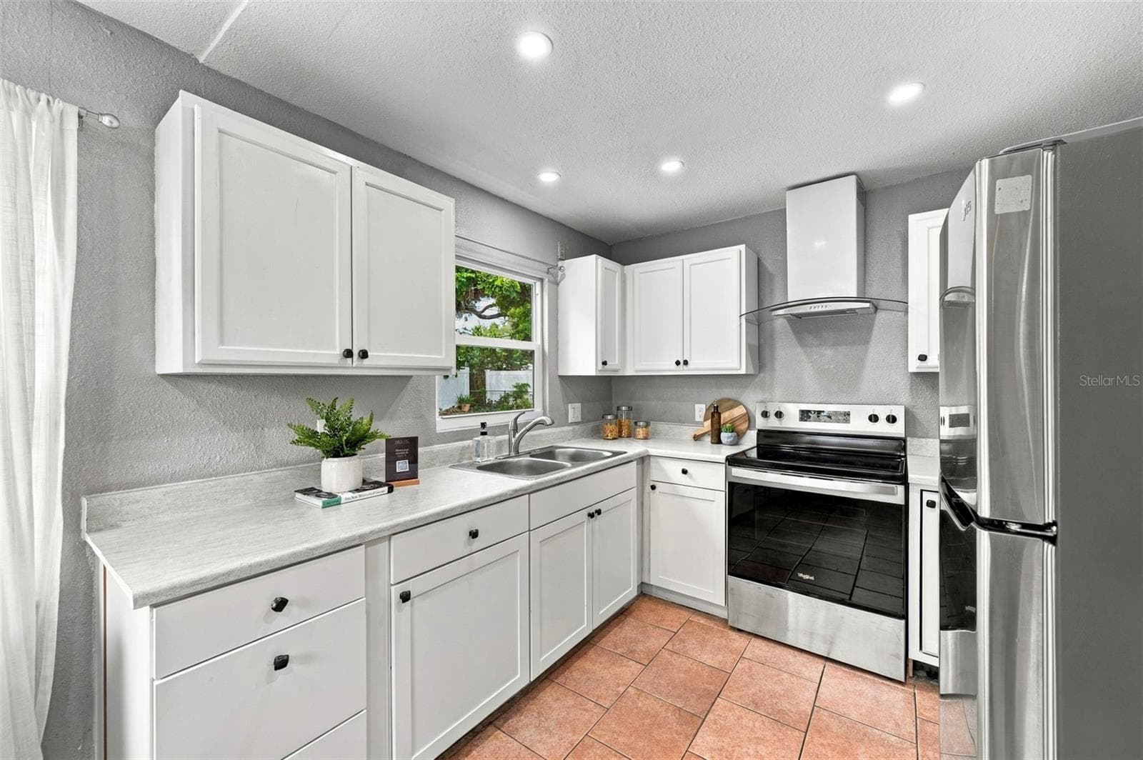 Single Family Residence at 6726 12TH ST N, ST PETERSBURG, photo 12 of 35
