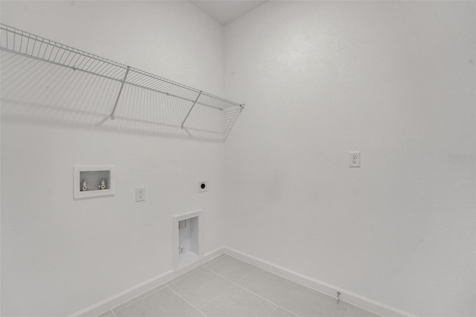 Virtually staged photo: This image has been virtually staged to demonstrate the property's potential. - 1044 LUKE AVE, WINTER HAVEN