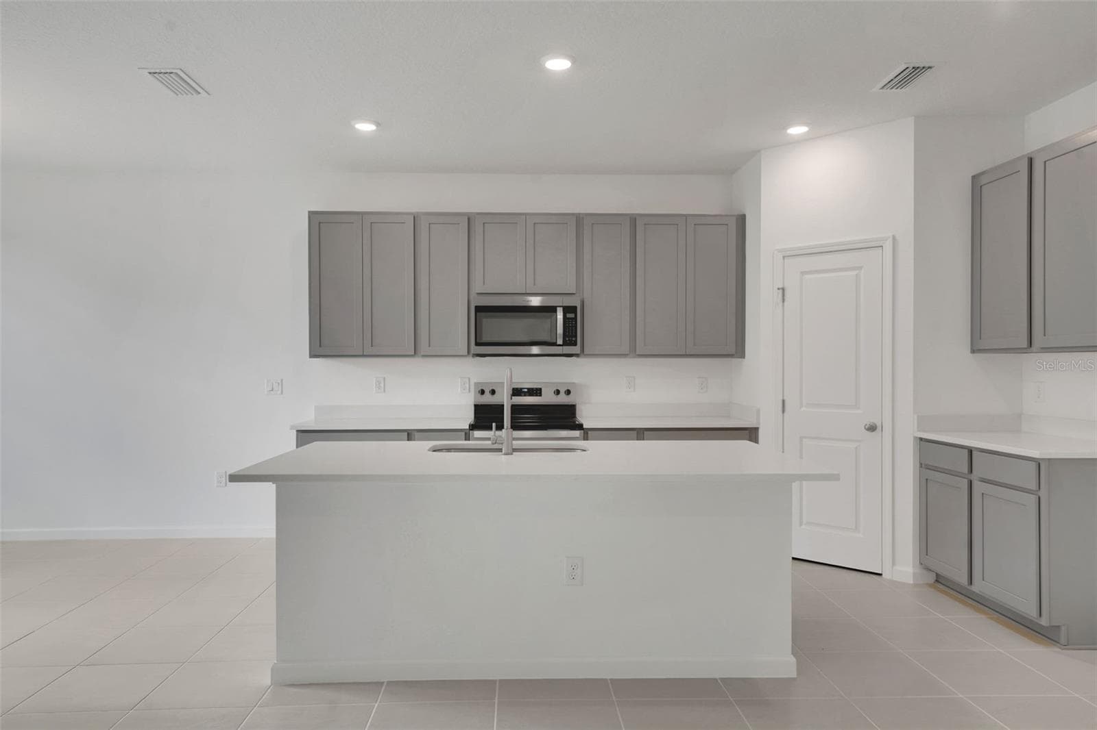 Single Family Residence at 1044 LUKE AVE, WINTER HAVEN, photo 14 of 26