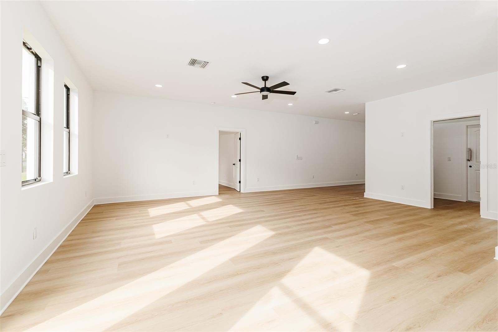 Single Family Residence at 2507 FAIRVIEW AVE, SEFFNER, photo 11 of 45