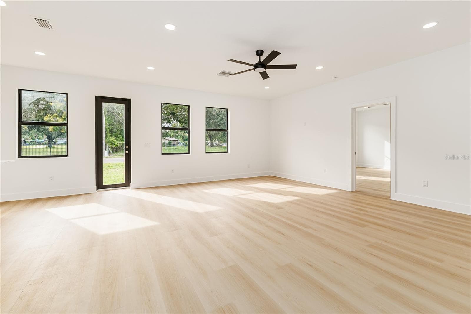 Single Family Residence at 2507 FAIRVIEW AVE, SEFFNER, photo 12 of 45