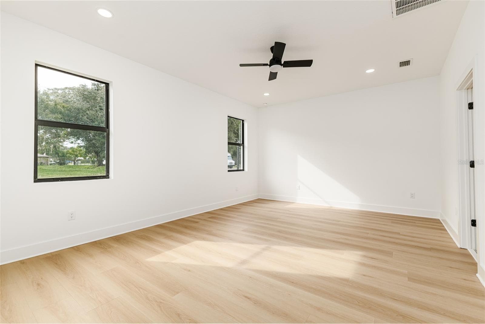 Single Family Residence at 2507 FAIRVIEW AVE, SEFFNER, photo 19 of 45