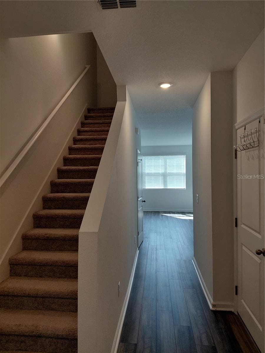 Stairway - 14947 PISA PKWY, DADE CITY