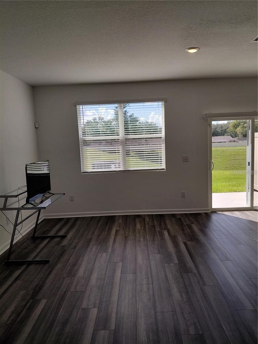 Family/dining area - 14947 PISA PKWY, DADE CITY
