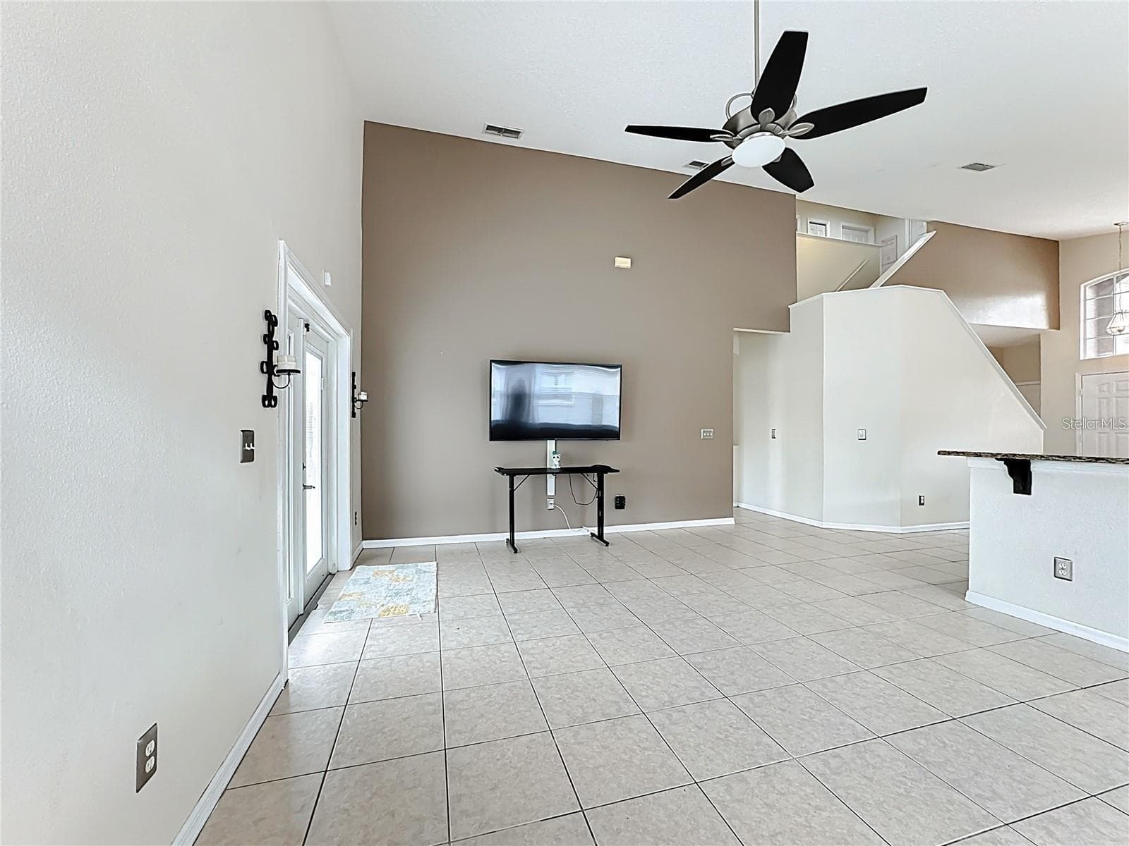 Single Family Residence at 302 JULLIARD BLVD, DAVENPORT, photo 6 of 33