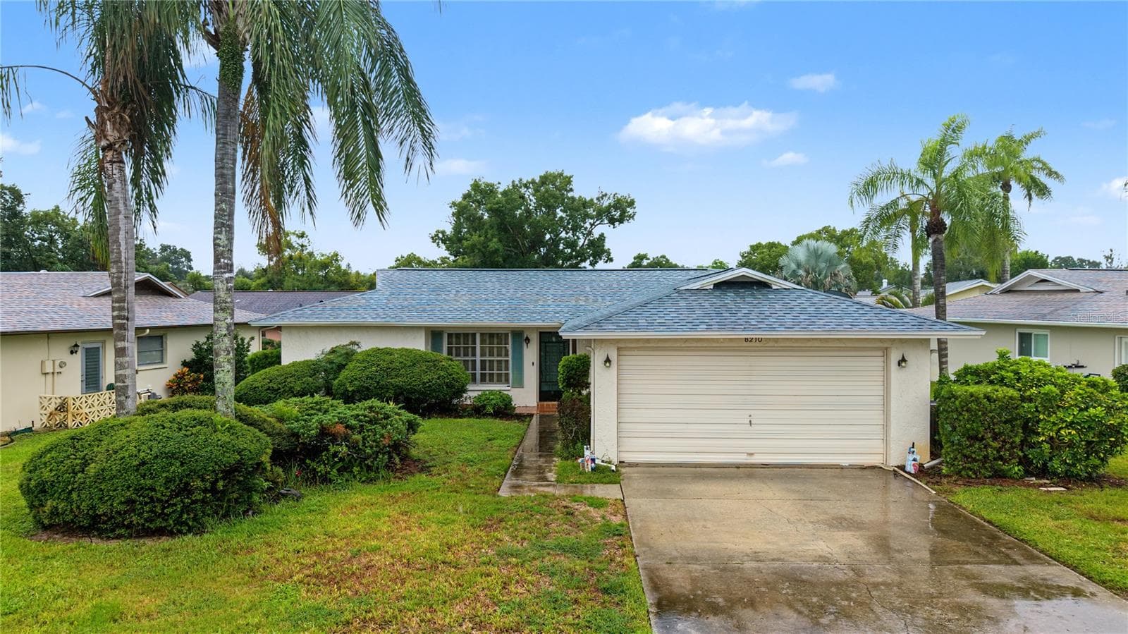 8210 LORA DEL RIO DR