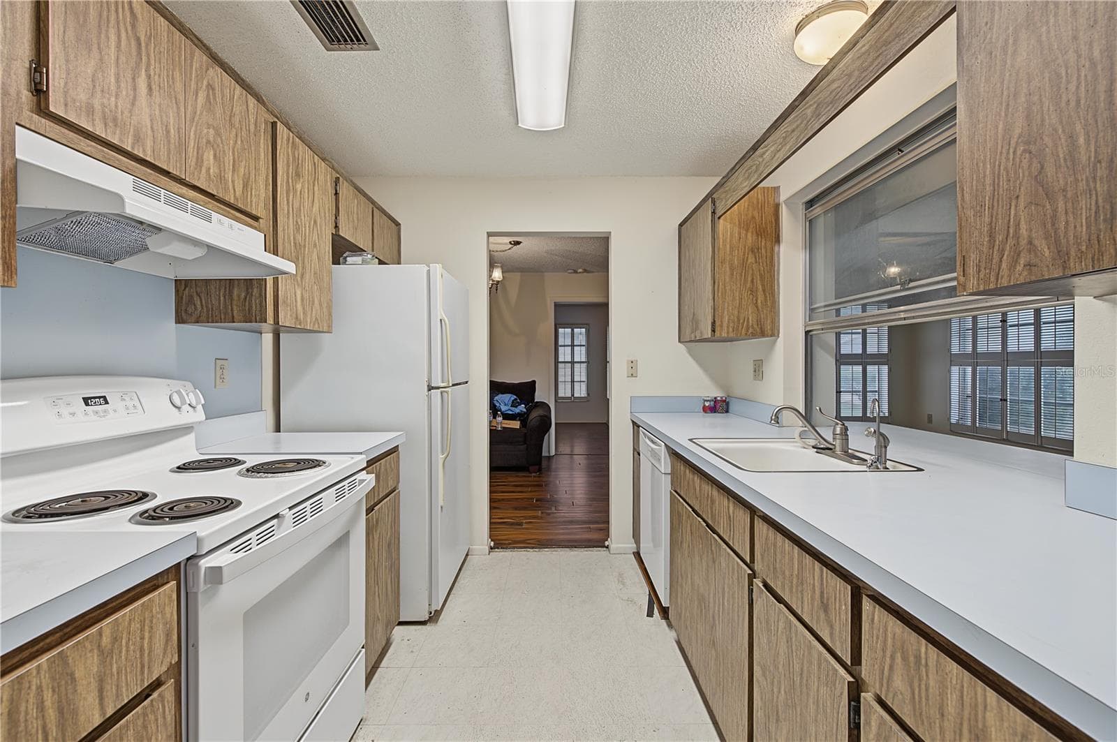 Single Family Residence at 8210 LORA DEL RIO DR, PORT RICHEY, photo 5 of 24