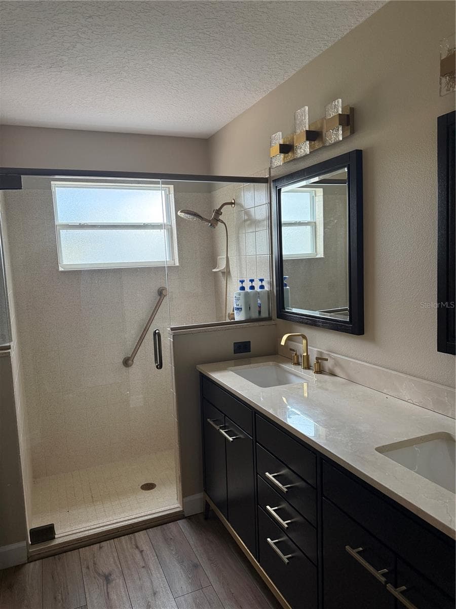 primary showing assist bar - 24907 CRANES ROOST CIR, LEESBURG