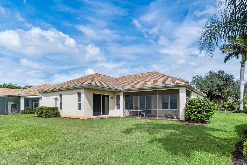 Single Family Residence at 522 RIVER CRANE ST, BRADENTON, photo 6 of 37