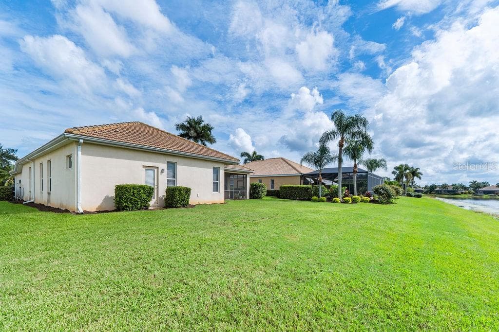 Single Family Residence at 522 RIVER CRANE ST, BRADENTON, photo 8 of 37
