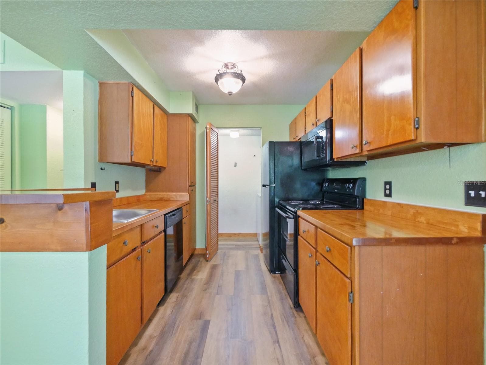 Kitchen - 1023 S HIAWASSEE RD #4028, ORLANDO