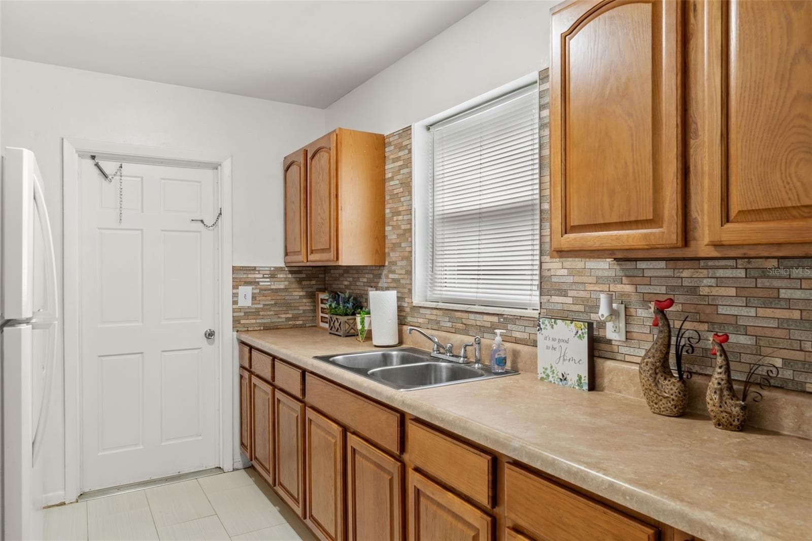 Kitchen - 7121 CATALINA ST, SPRING HILL