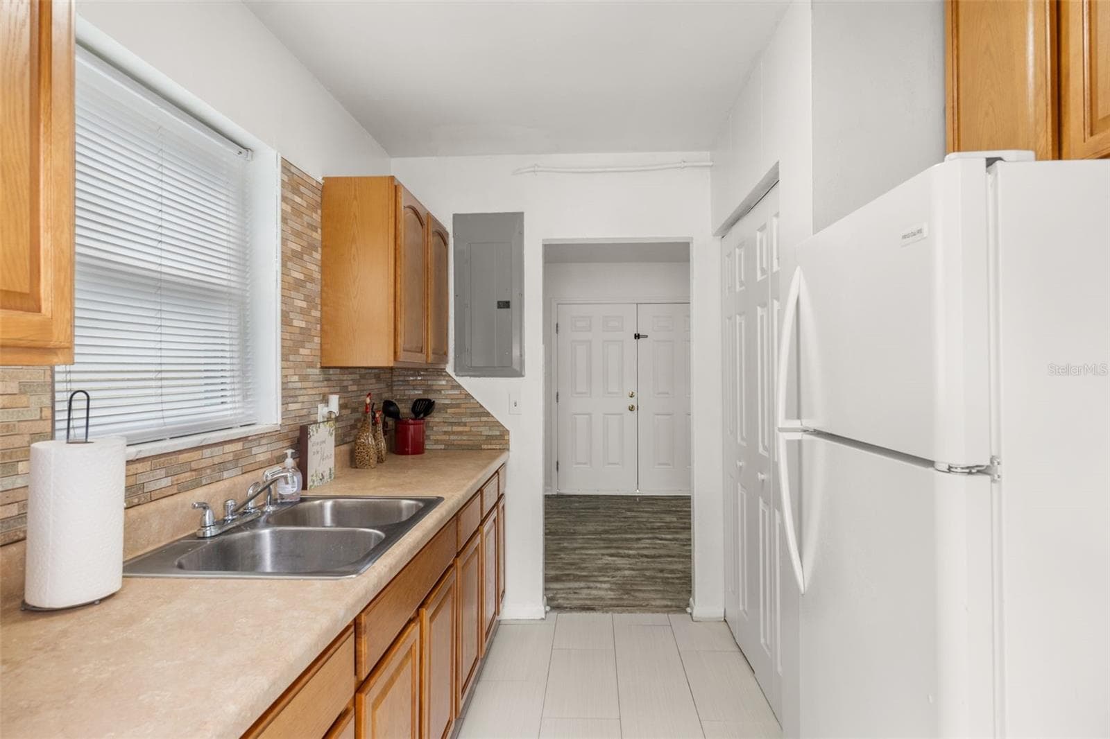 Kitchen - 7121 CATALINA ST, SPRING HILL