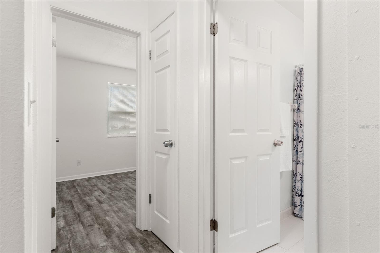 Hall to Bathroom and Bedroom - 7121 CATALINA ST, SPRING HILL