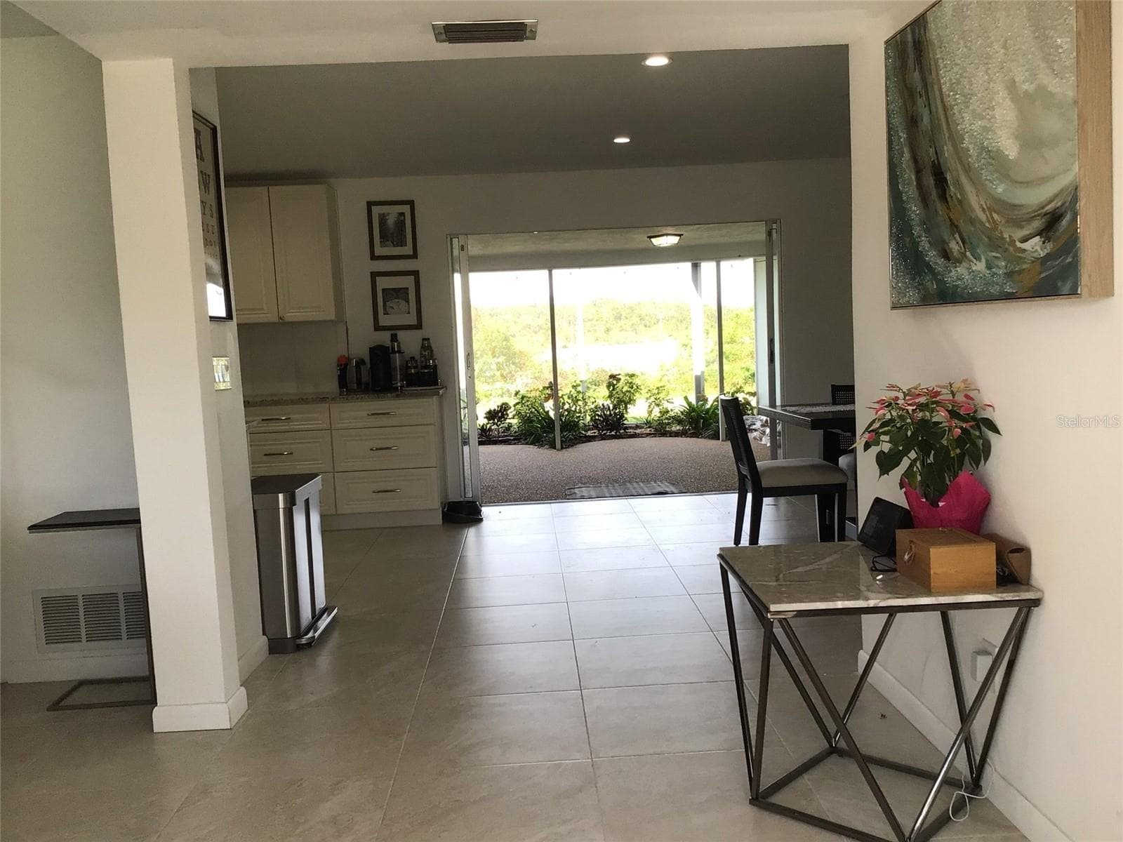 Single Family Residence at 1304 ALAMEDA AVE, CLEARWATER, photo 6 of 39