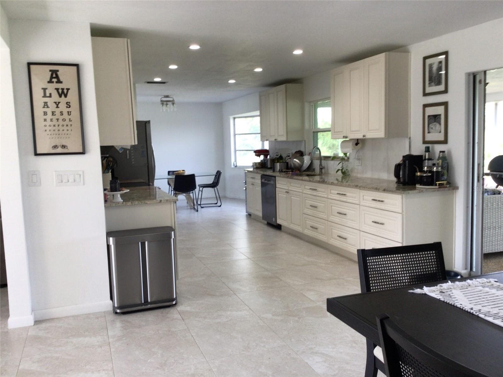 Single Family Residence at 1304 ALAMEDA AVE, CLEARWATER, photo 9 of 39