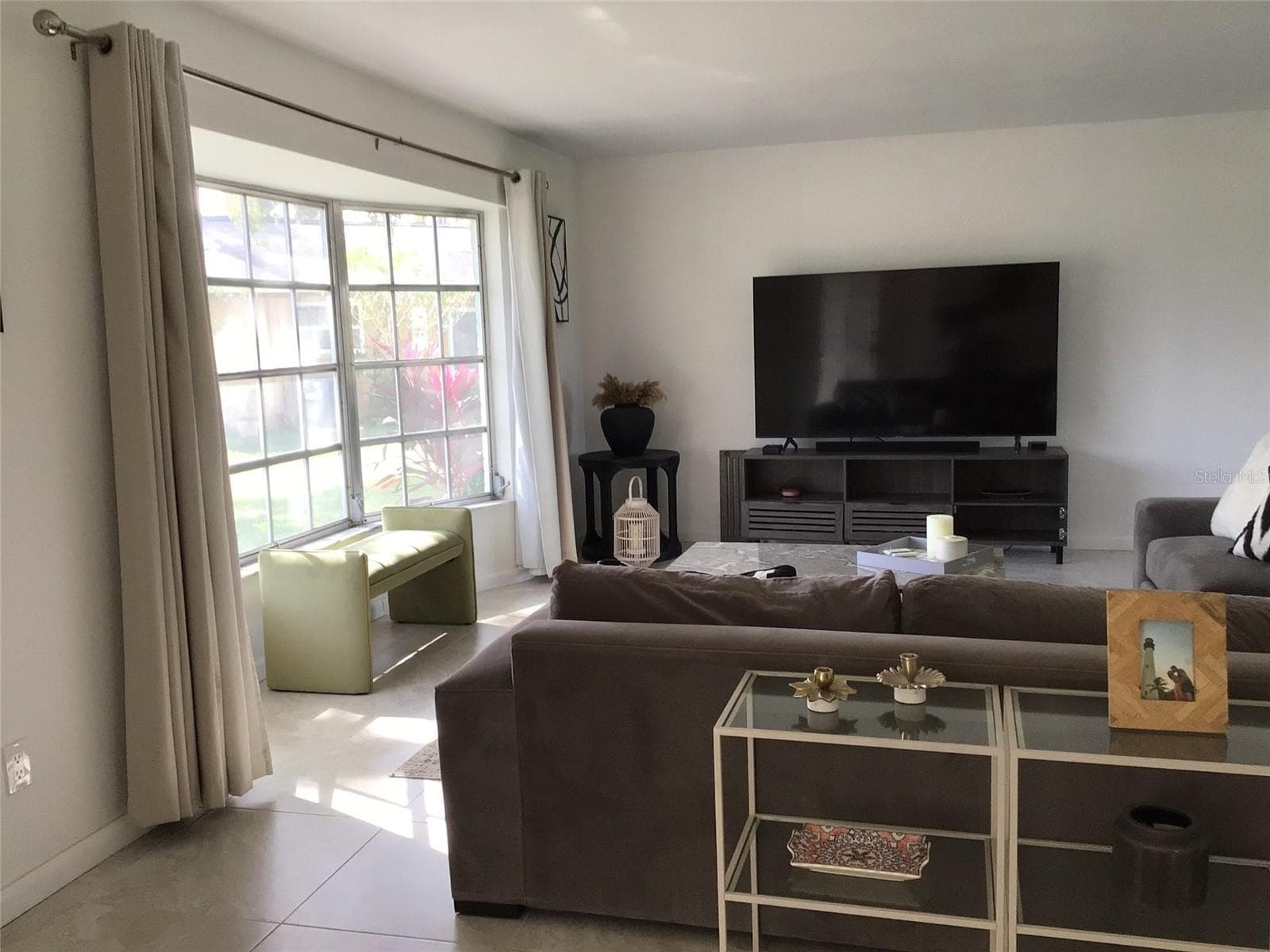 Single Family Residence at 1304 ALAMEDA AVE, CLEARWATER, photo 10 of 39
