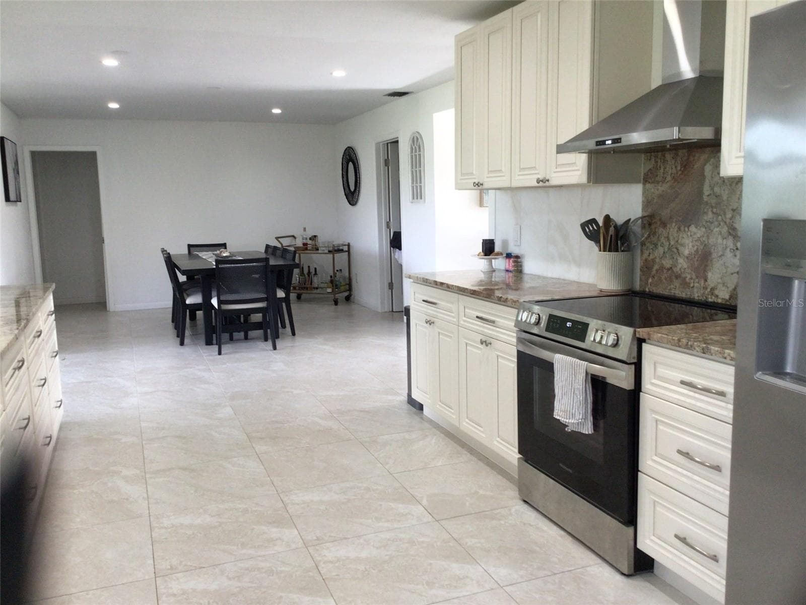 Single Family Residence at 1304 ALAMEDA AVE, CLEARWATER, photo 19 of 39