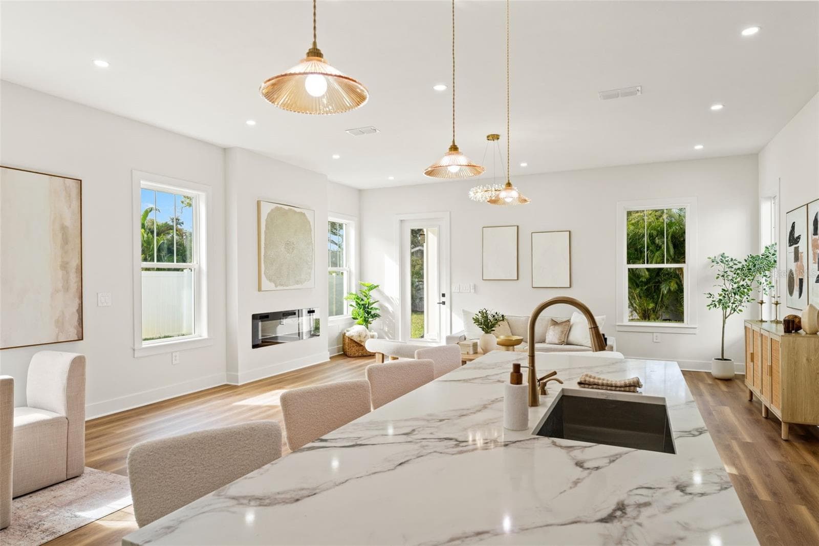 Large flat island - 10154 HODSON PL, SEMINOLE
