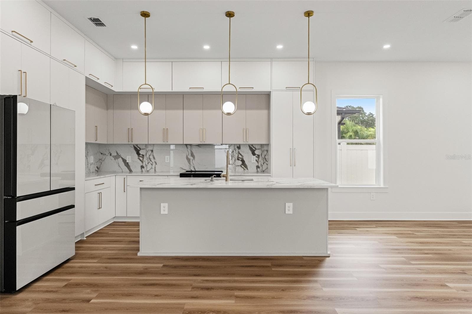 Actual color scheme of kitchen - 10154 HODSON PL, SEMINOLE