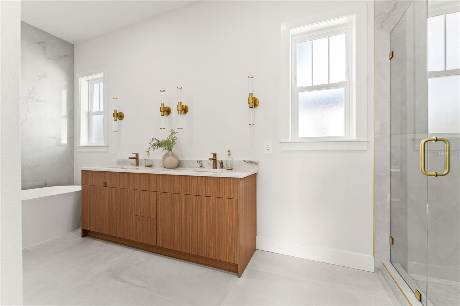 double sinks - 10154 HODSON PL, SEMINOLE
