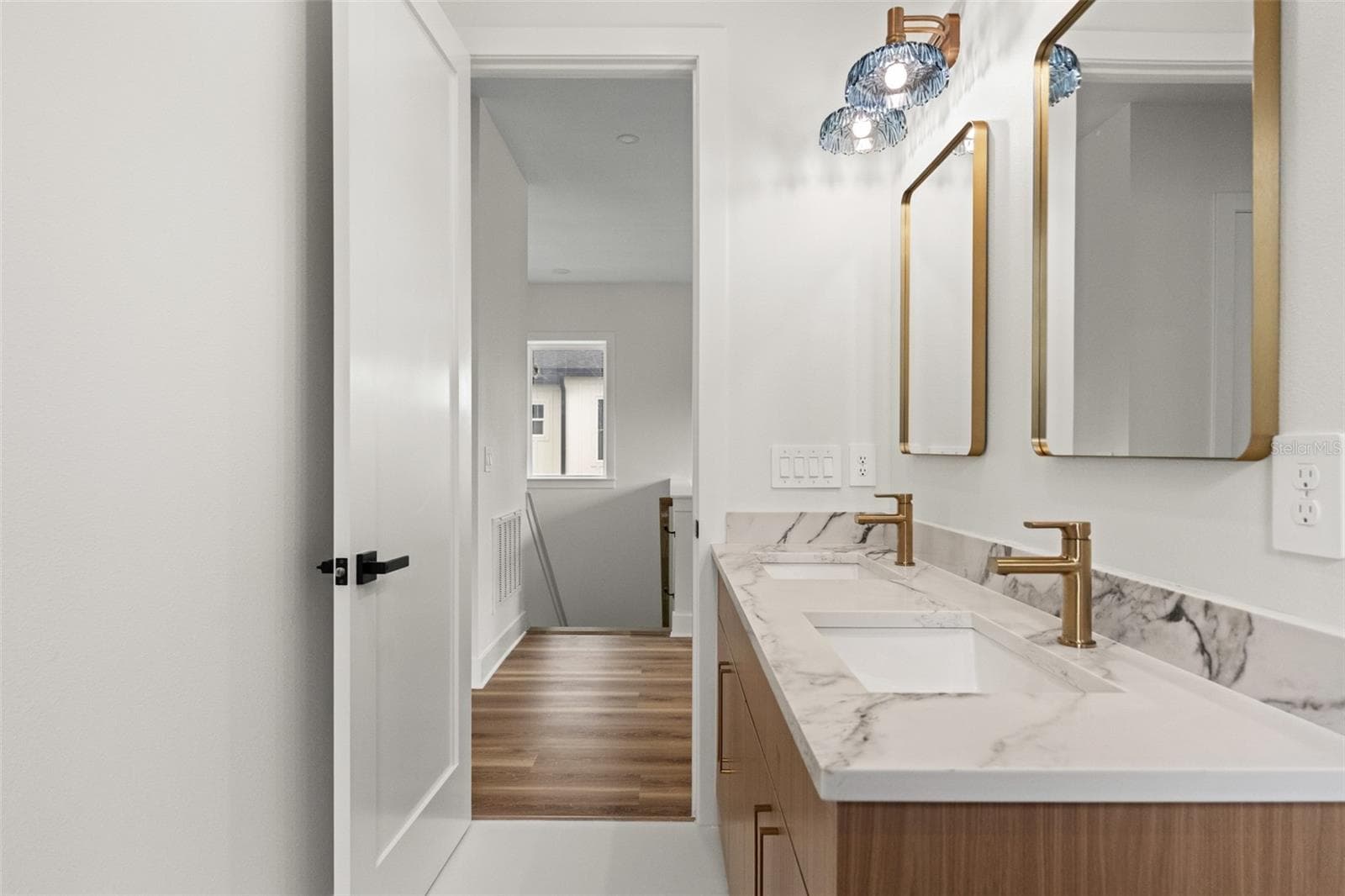 secondary bath with dual sinks - 10154 HODSON PL, SEMINOLE