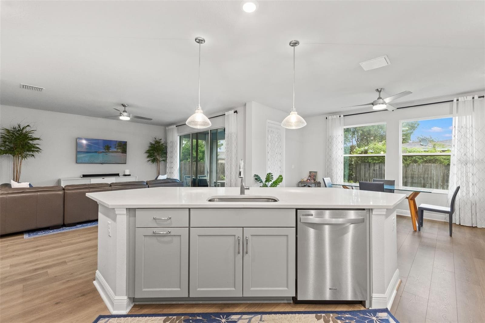 open floor plan - 4009 W CARMEN ST, TAMPA