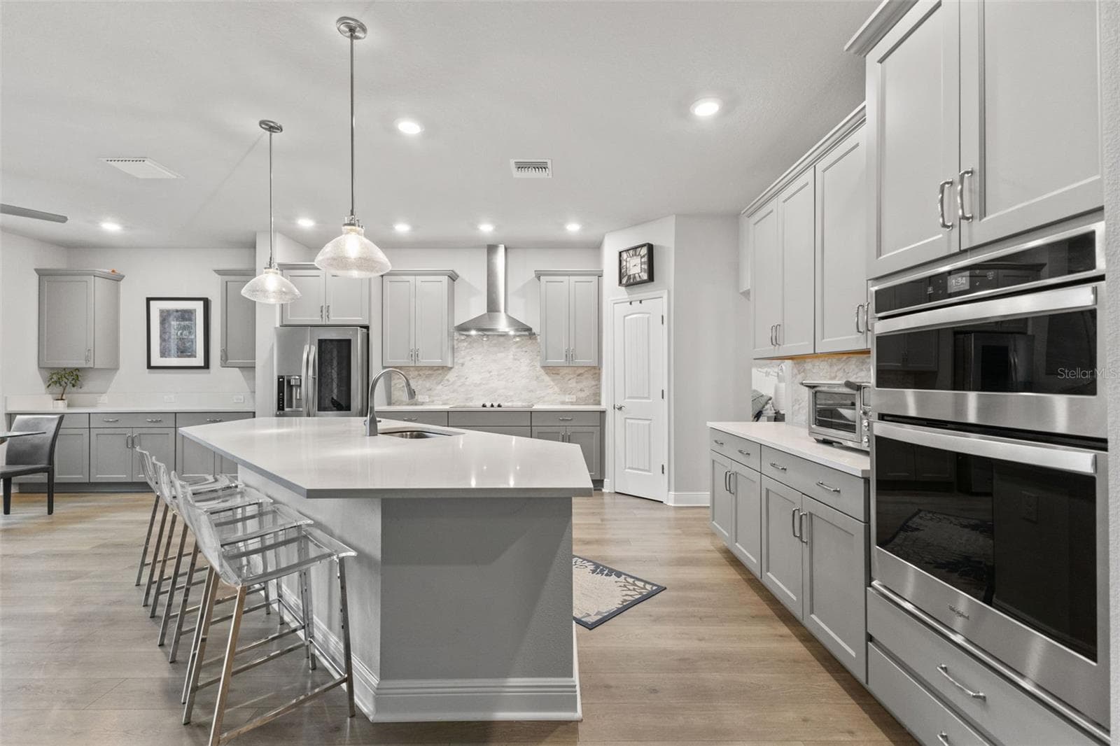 built in oven - 4009 W CARMEN ST, TAMPA