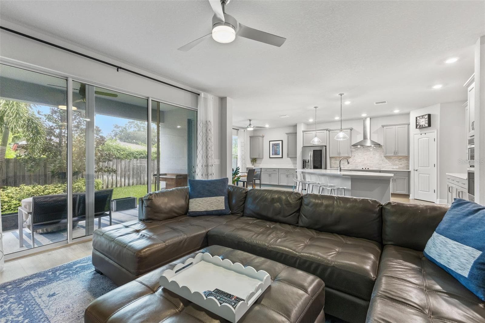 Great room with sliders to lanai - 4009 W CARMEN ST, TAMPA