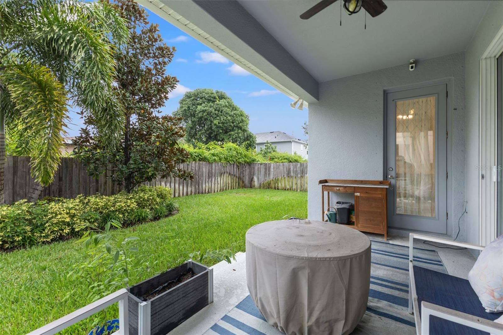 fully fenced tropical backyard - 4009 W CARMEN ST, TAMPA