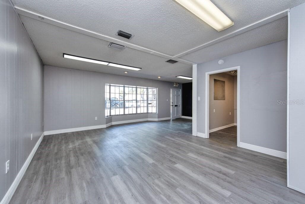 Retail at 7408 COMMERCE ST, RIVERVIEW, photo 6 of 11