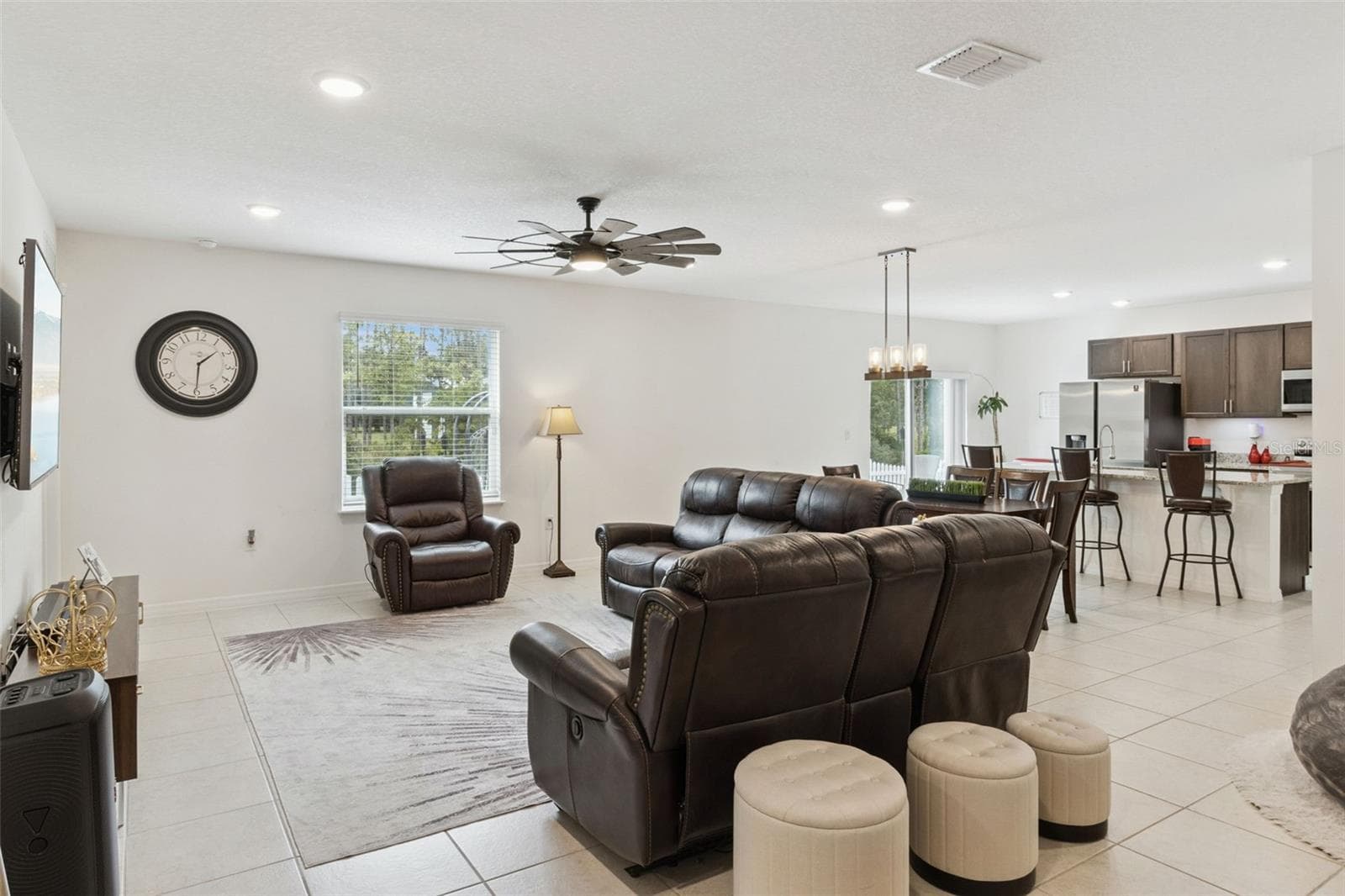 Single Family Residence at 1287 N PLATTE CT, POINCIANA, photo 4 of 23