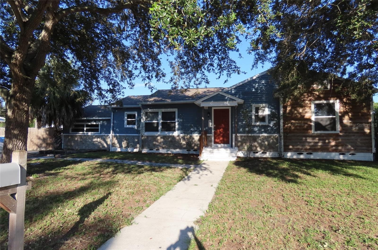 Single Family Residence at 101 N GLENWOOD AVE, CLEARWATER, photo 2 of 21