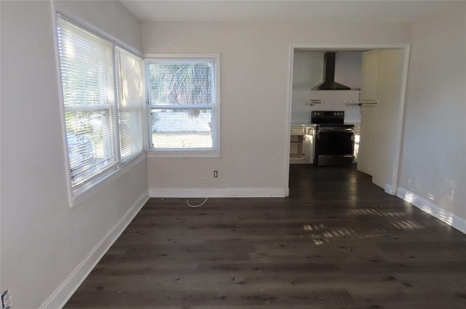 Single Family Residence at 101 N GLENWOOD AVE, CLEARWATER, photo 3 of 21