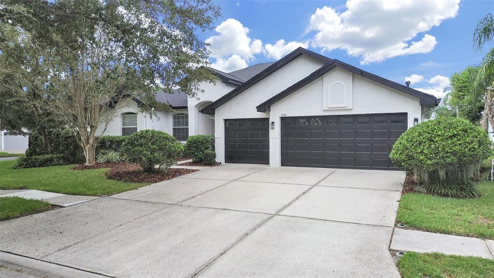 Front view - 9310 MANGROVE CT, TAMPA