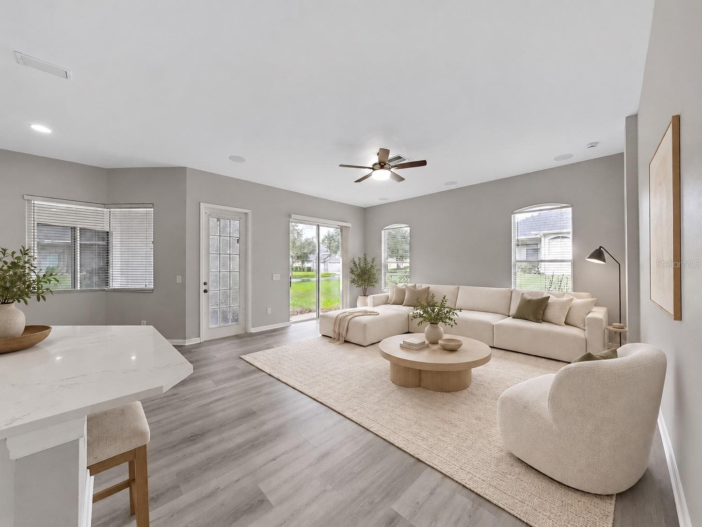fvisual staging: amily room - 9310 MANGROVE CT, TAMPA
