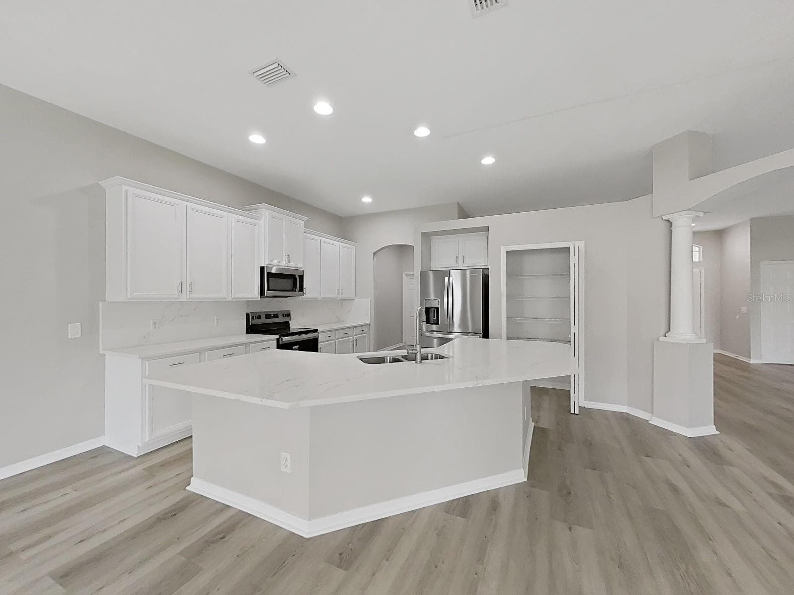 Kitchen - 9310 MANGROVE CT, TAMPA