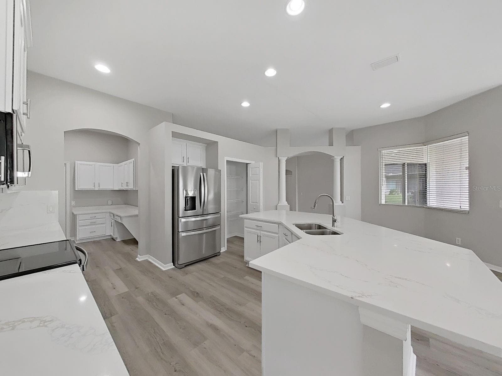 Kitchen - 9310 MANGROVE CT, TAMPA