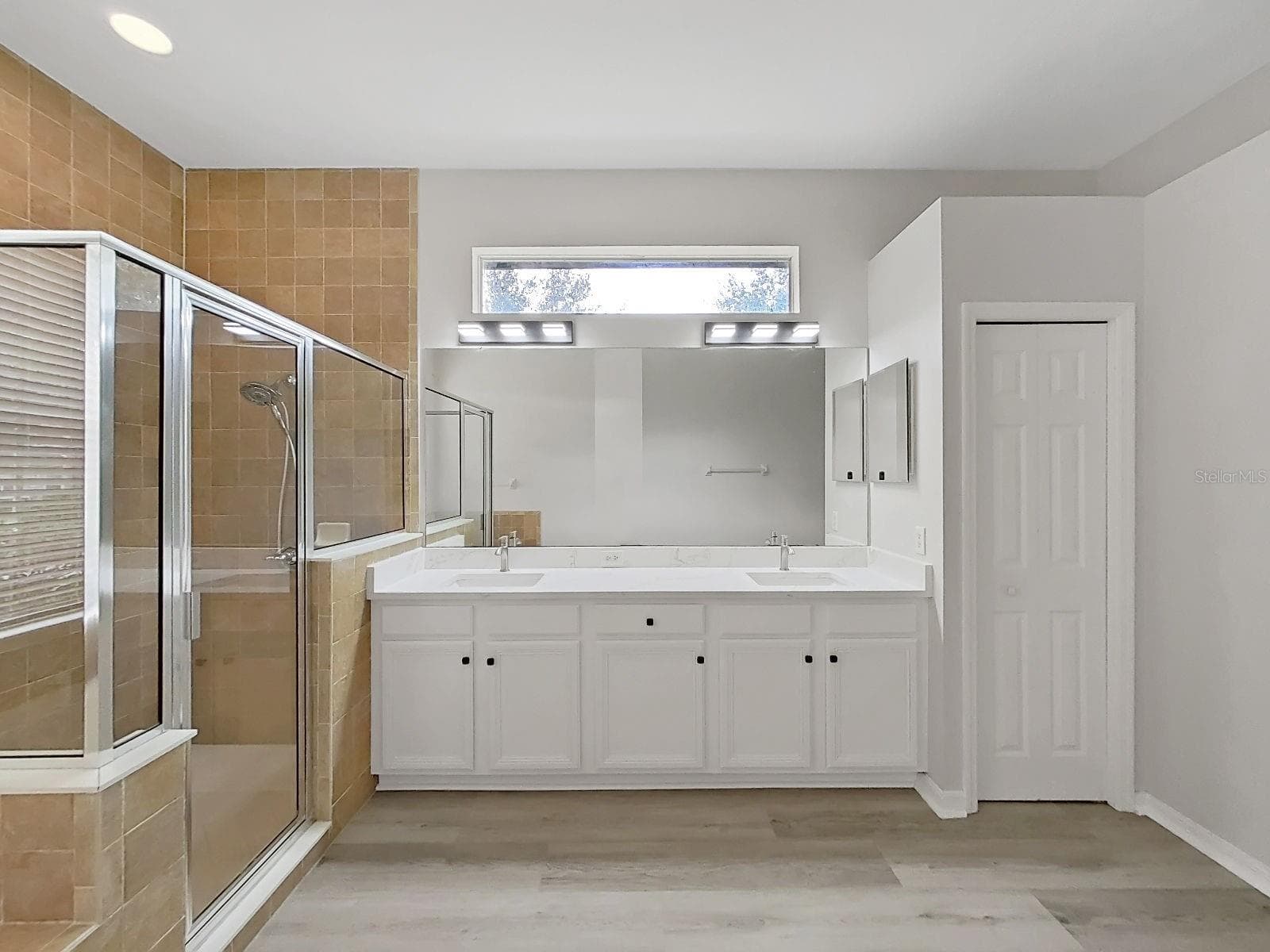 master bath - 9310 MANGROVE CT, TAMPA