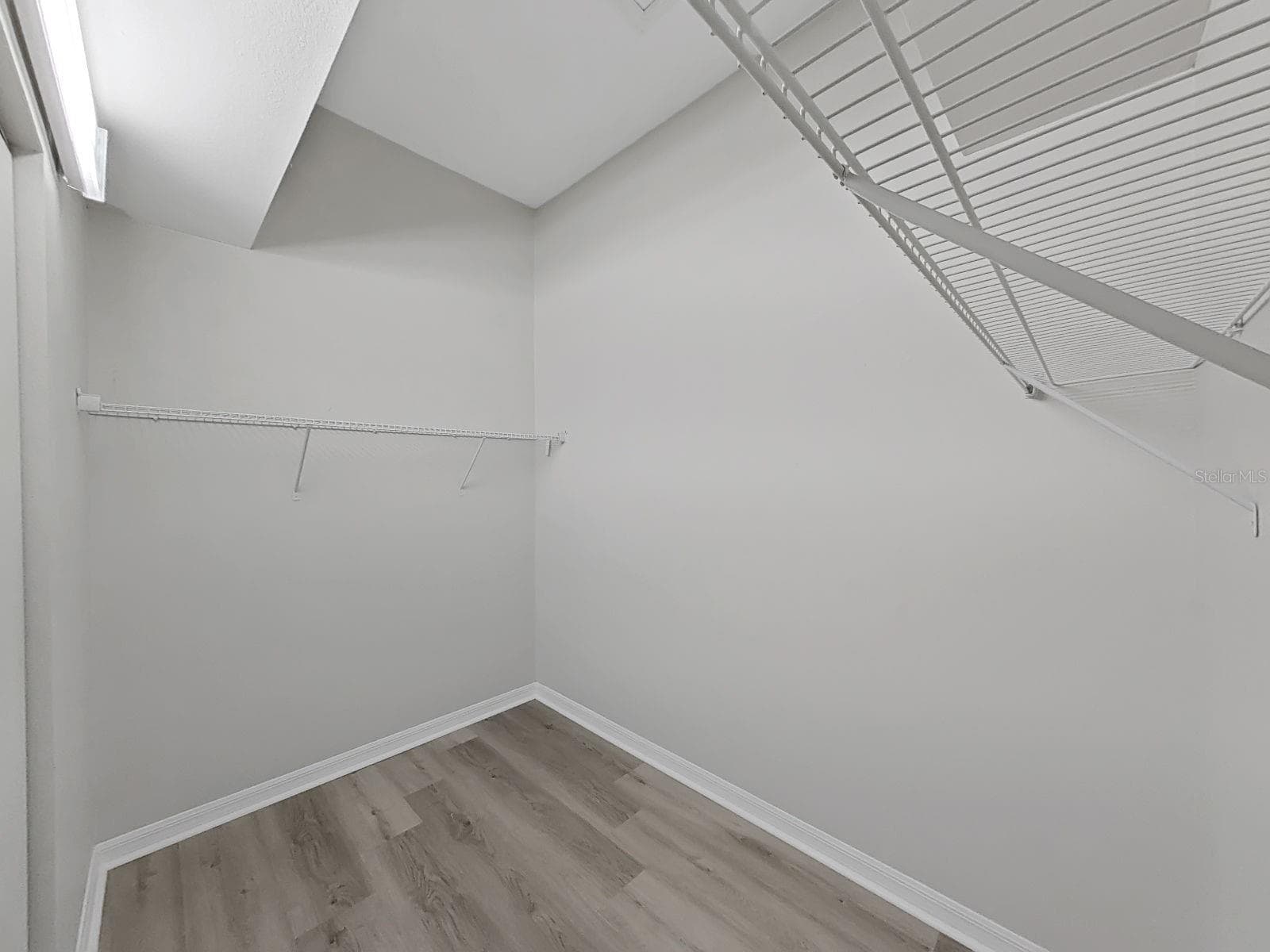 closet - 9310 MANGROVE CT, TAMPA