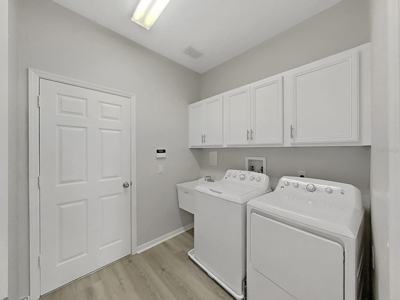 laundry - 9310 MANGROVE CT, TAMPA