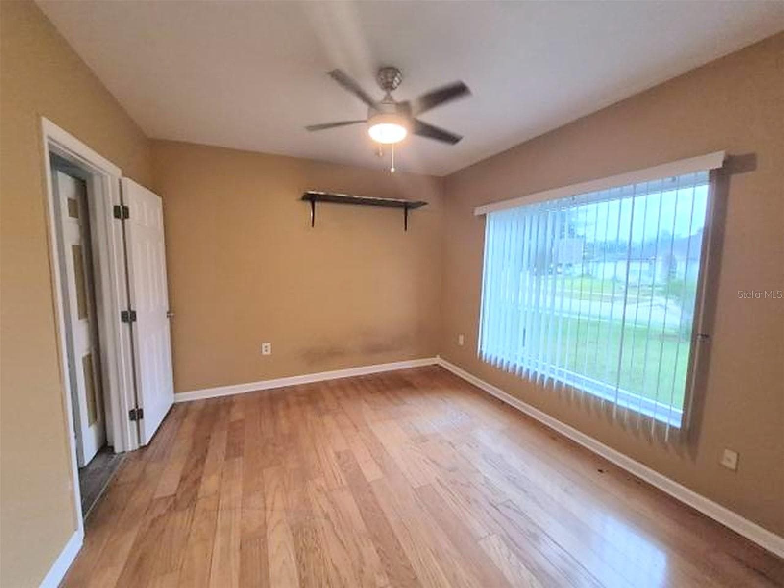 Single Family Residence at 902 GREENBELT CIR, BRANDON, photo 3 of 68