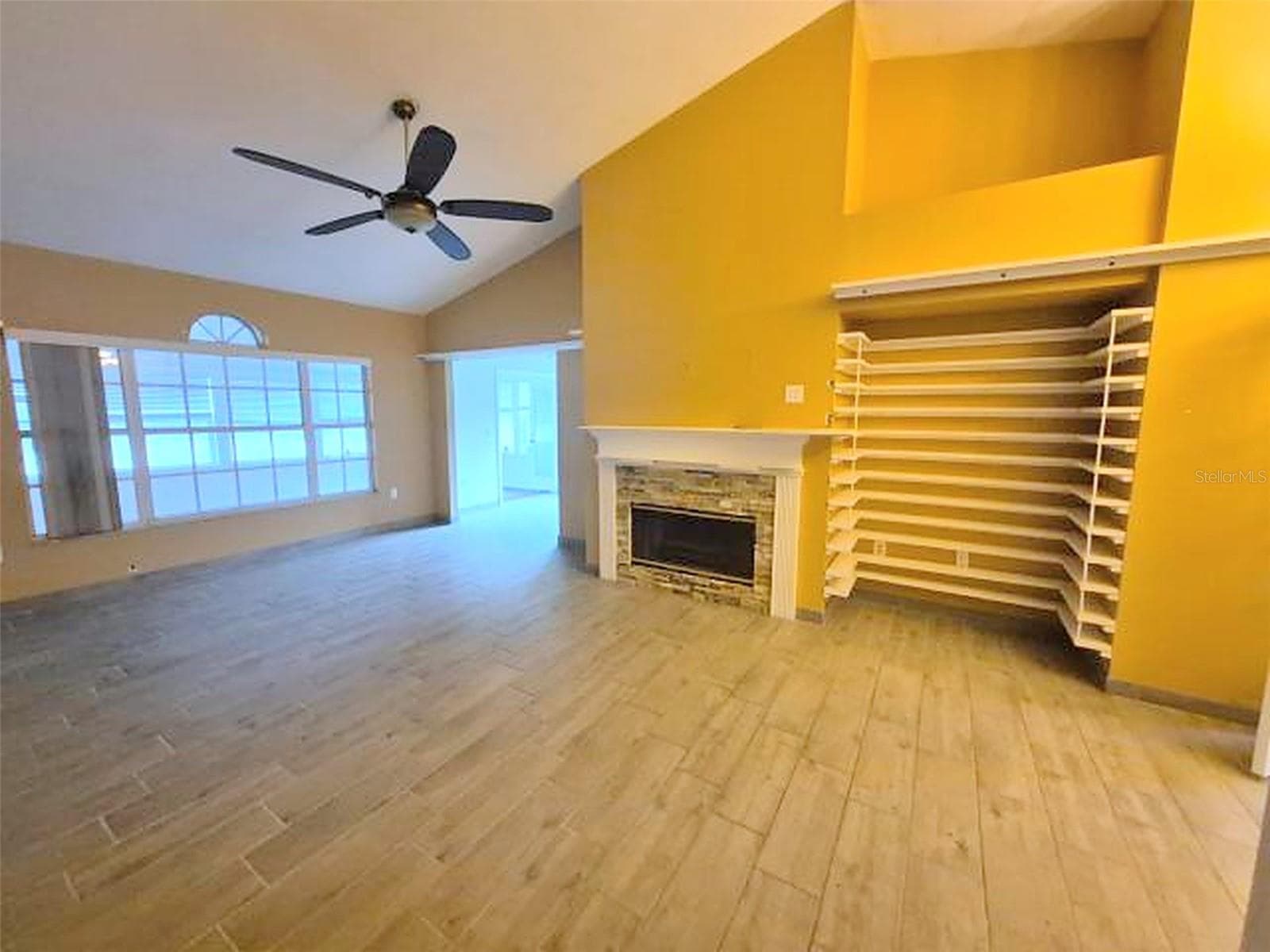 Single Family Residence at 902 GREENBELT CIR, BRANDON, photo 21 of 68