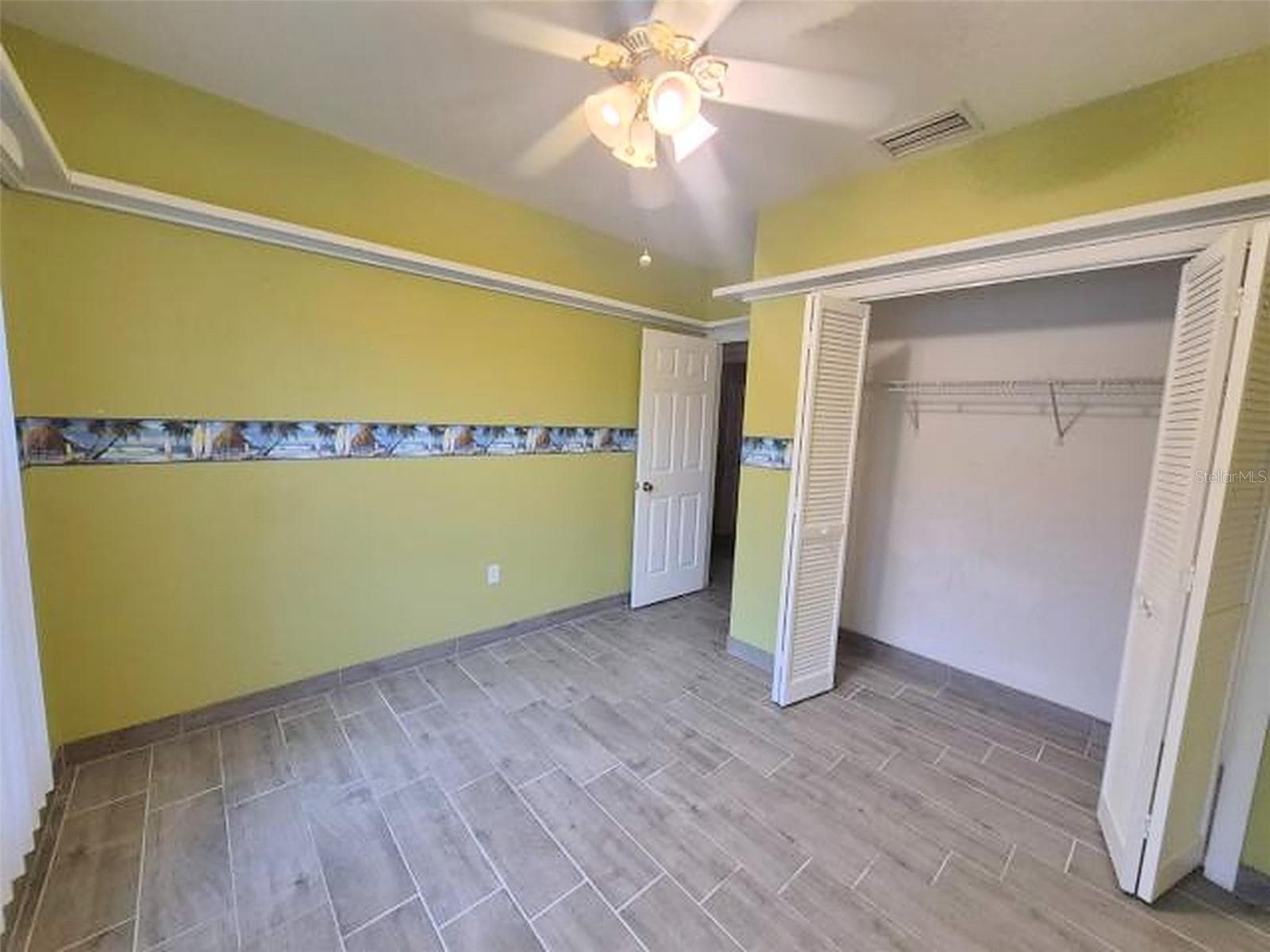 Single Family Residence at 902 GREENBELT CIR, BRANDON, photo 25 of 68