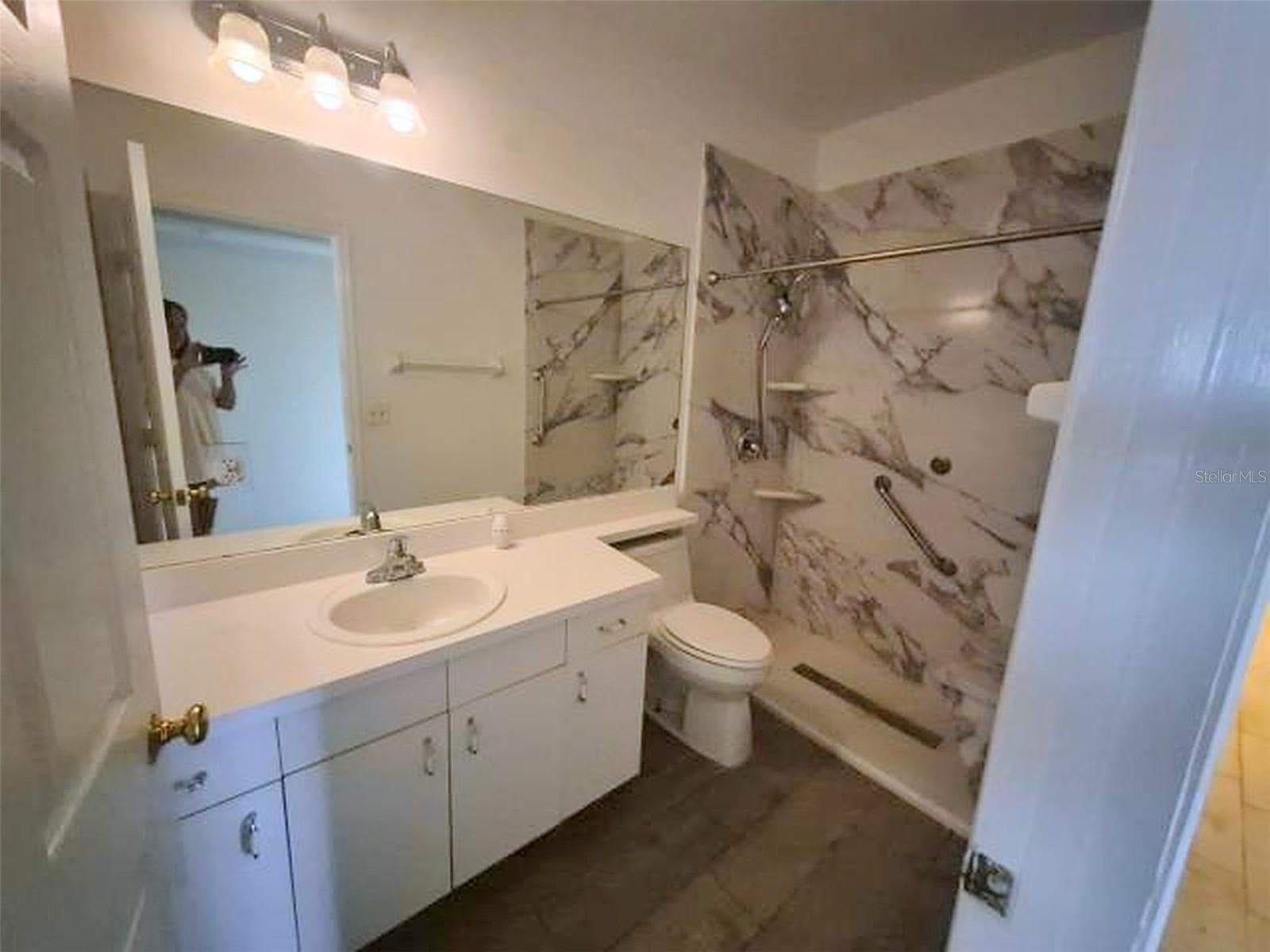 Single Family Residence at 902 GREENBELT CIR, BRANDON, photo 27 of 68