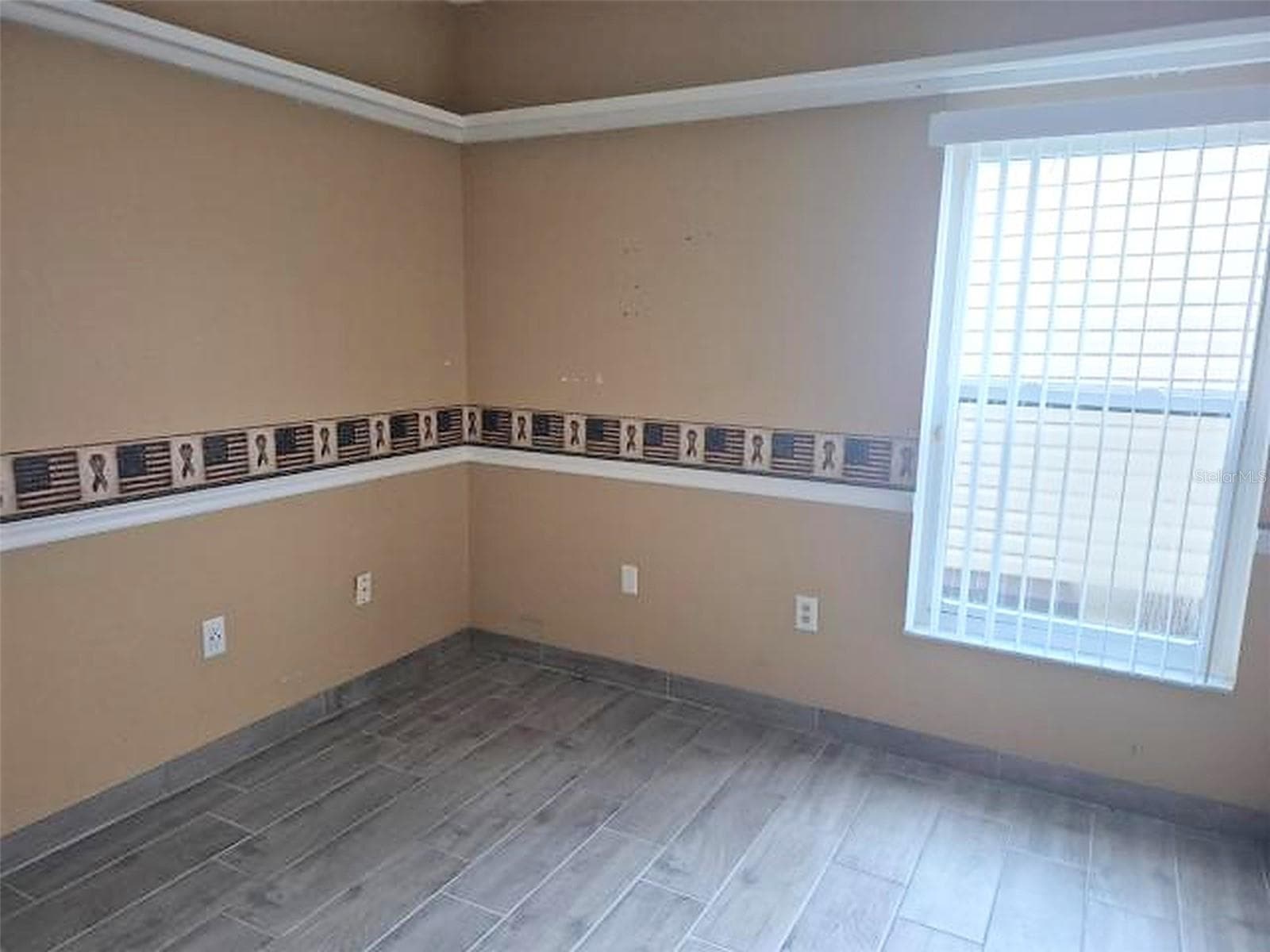 Single Family Residence at 902 GREENBELT CIR, BRANDON, photo 31 of 68