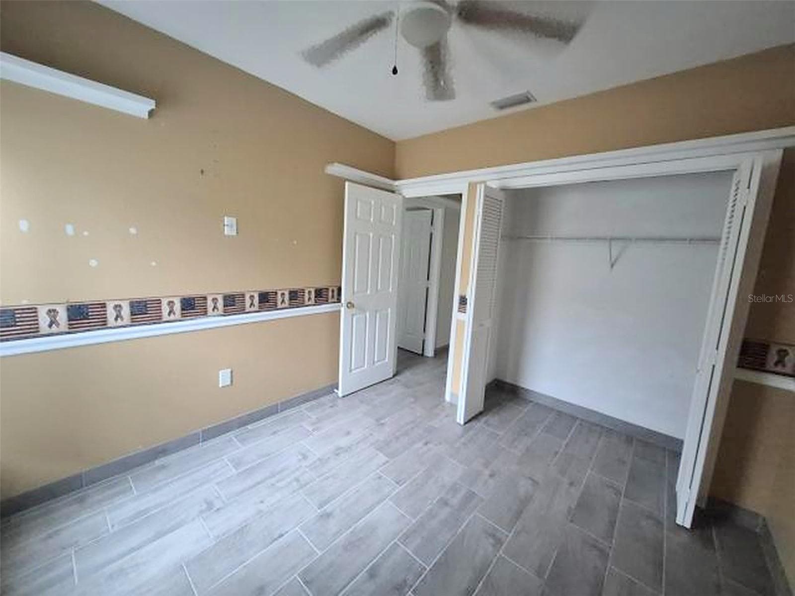 Single Family Residence at 902 GREENBELT CIR, BRANDON, photo 33 of 68